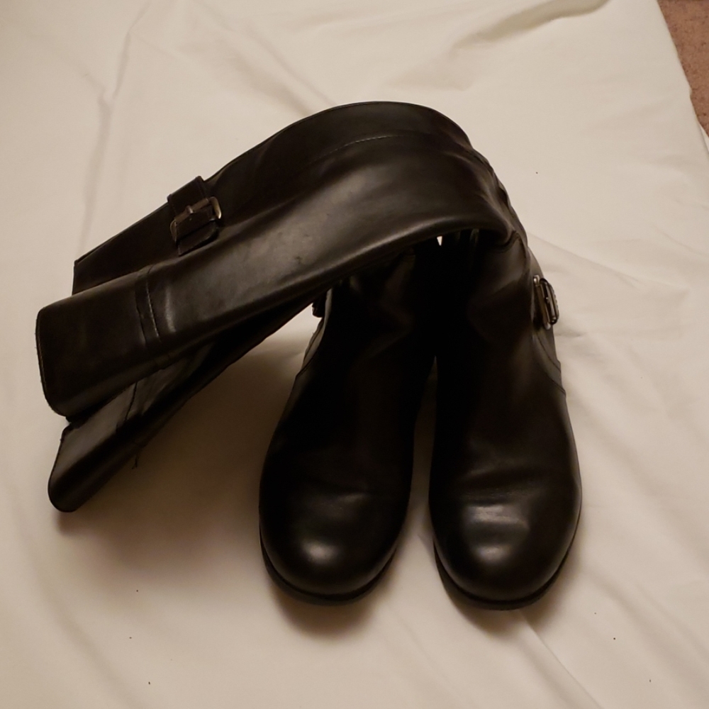 Boots - Picture 3 of 3